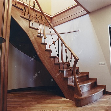 Лестницы на второй этаж - Купить лестницу на второй этаж недорого. Деревяшка P&H.